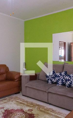 Casa à venda com 164m², 3 quartos e 3 vagas Casa à venda com 164m², 3 quartos e 3 vagasSala