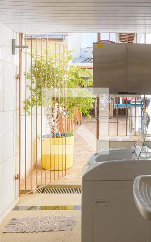 Casa à venda com 164m², 3 quartos e 3 vagas Casa à venda com 164m², 3 quartos e 3 vagasÁrea de Serviço