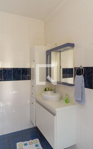 Casa à venda com 164m², 3 quartos e 3 vagas Casa à venda com 164m², 3 quartos e 3 vagasBanheiro