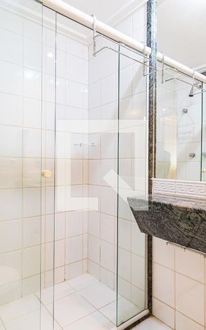 Studio para alugar com 35m², 1 quarto e 1 vaga Studio para alugar com 35m², 1 quarto e 1 vagaBanheiro Social