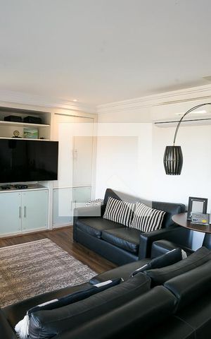 Casa de condomínio à venda com 600m², 3 quartos e 4 vagas Casa de condomínio à venda com 600m², 3 quartos e 4 vagassuíte 3