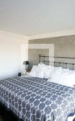Casa de condomínio à venda com 600m², 3 quartos e 4 vagas Casa de condomínio à venda com 600m², 3 quartos e 4 vagassuíte 3