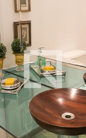 Casa de condomínio à venda com 600m², 3 quartos e 4 vagas Casa de condomínio à venda com 600m², 3 quartos e 4 vagasLavabo