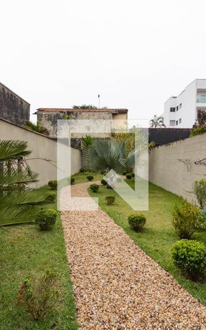 Casa para alugar com 197m², 3 quartos e 3 vagas Casa para alugar com 197m², 3 quartos e 3 vagasQuintal - Jardim