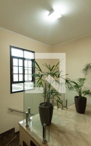 Casa para alugar com 197m², 3 quartos e 3 vagas Casa para alugar com 197m², 3 quartos e 3 vagasHall Dormitórios