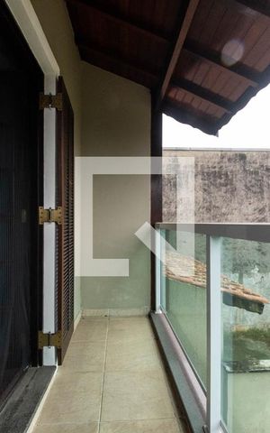 Casa para alugar com 197m², 3 quartos e 3 vagas Casa para alugar com 197m², 3 quartos e 3 vagasQuarto 2 - Sacada