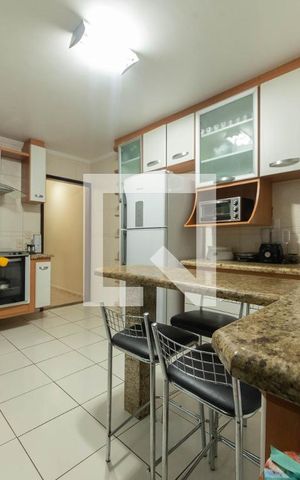 Casa para alugar com 197m², 3 quartos e 3 vagas Casa para alugar com 197m², 3 quartos e 3 vagasCozinha