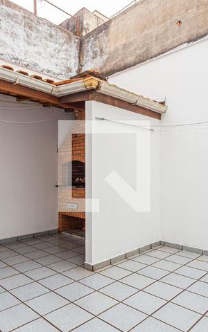 Casa para alugar com 169m², 3 quartos e 1 vaga Casa para alugar com 169m², 3 quartos e 1 vagaQuintal Fundos