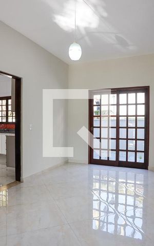Casa para alugar com 190m², 4 quartos e 4 vagas Casa para alugar com 190m², 4 quartos e 4 vagasSala de jantar