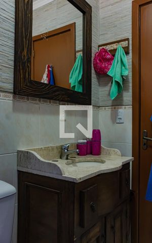 Casa de condomínio à venda com 117m², 3 quartos e 2 vagas Casa de condomínio à venda com 117m², 3 quartos e 2 vagasBanheiro