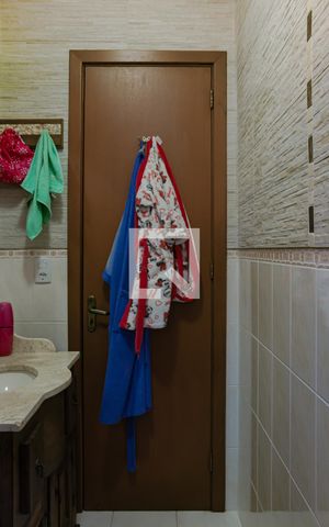 Casa de condomínio à venda com 117m², 3 quartos e 2 vagas Casa de condomínio à venda com 117m², 3 quartos e 2 vagasBanheiro