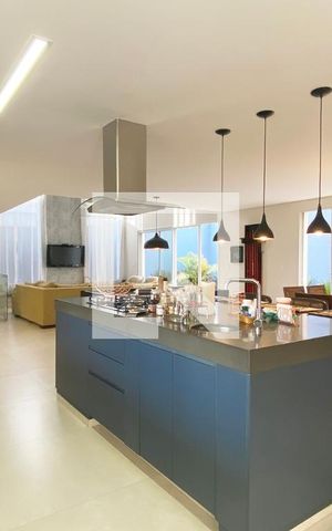Casa de condomínio para alugar com 430m², 5 quartos e 6 vagasCozinha