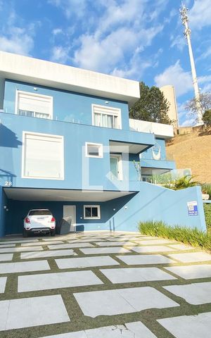 Casa de condomínio para alugar com 430m², 5 quartos e 6 vagasFachada