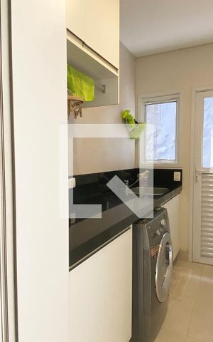 Casa de condomínio para alugar com 430m², 5 quartos e 6 vagasÁrea de Serviço
