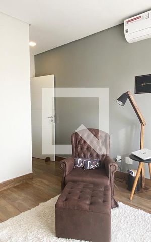 Casa de condomínio para alugar com 430m², 5 quartos e 6 vagasCloset
