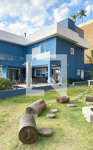 Casa de condomínio para alugar com 430m², 5 quartos e 6 vagasÁrea Externa