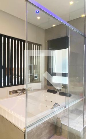 Casa de condomínio para alugar com 430m², 5 quartos e 6 vagasBanheiro da Suíte Master