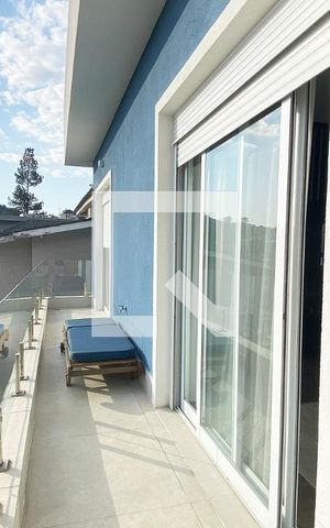 Casa de condomínio para alugar com 430m², 5 quartos e 6 vagasSacada