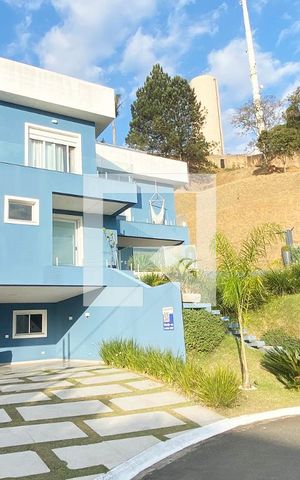 Casa de condomínio para alugar com 430m², 5 quartos e 6 vagasFachada