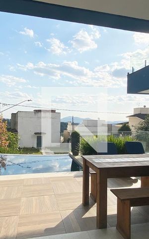 Casa de condomínio para alugar com 430m², 5 quartos e 6 vagasPiscina