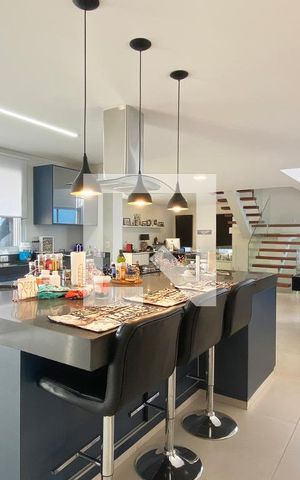 Casa de condomínio para alugar com 430m², 5 quartos e 6 vagasCozinha