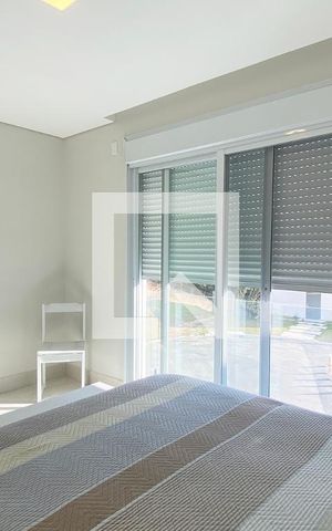 Casa de condomínio para alugar com 430m², 5 quartos e 6 vagasSuíte 3