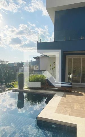 Casa de condomínio para alugar com 430m², 5 quartos e 6 vagasPiscina
