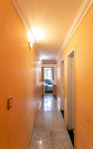 Casa à venda com 360m², 5 quartos e 3 vagasCorredor
