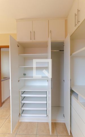 Casa para alugar com 67m², 2 quartos e 2 vagas Casa para alugar com 67m², 2 quartos e 2 vagasQuarto 02 - Armário