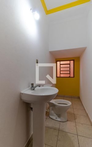 Casa para alugar com 67m², 2 quartos e 2 vagas Casa para alugar com 67m², 2 quartos e 2 vagasLavabo