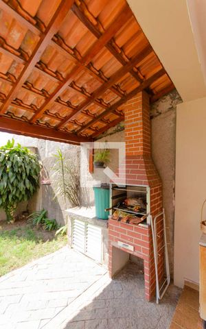 Casa à venda com 200m², 3 quartos e 2 vagasChurrasqueira