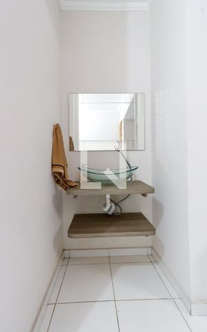 Casa à venda com 330m², 3 quartos e 3 vagas Casa à venda com 330m², 3 quartos e 3 vagasLavabo 2