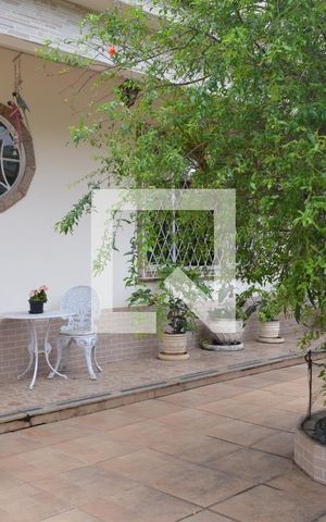 Casa à venda com 210m², 3 quartos e 6 vagasÁrea Externa