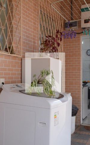 Casa à venda com 210m², 3 quartos e 6 vagasÁrea de Serviço