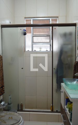 Casa à venda com 210m², 3 quartos e 6 vagasBanheiro da Suíte