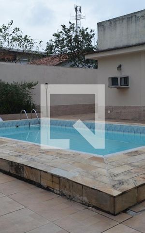 Casa à venda com 210m², 3 quartos e 6 vagasÁrea Externa