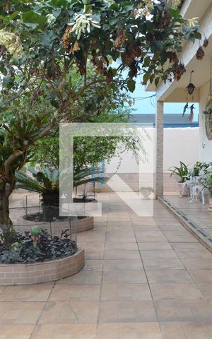 Casa à venda com 210m², 3 quartos e 6 vagasÁrea Externa