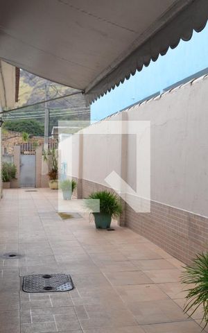 Casa à venda com 210m², 3 quartos e 6 vagasÁrea Externa