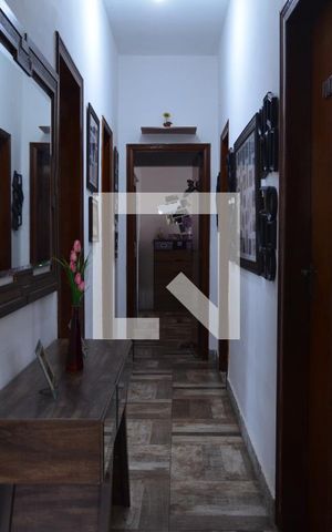 Casa à venda com 210m², 3 quartos e 6 vagasCorredor