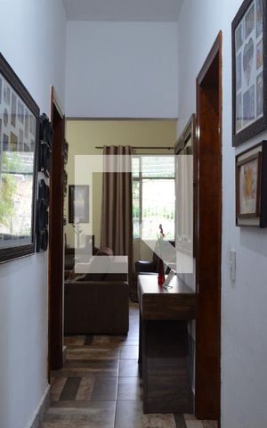 Casa à venda com 210m², 3 quartos e 6 vagasCorredor