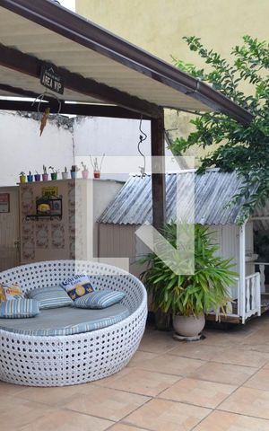 Casa à venda com 210m², 3 quartos e 6 vagasÁrea Externa