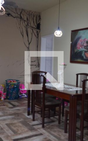 Casa à venda com 210m², 3 quartos e 6 vagasSala