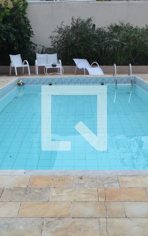 Casa à venda com 210m², 3 quartos e 6 vagasÁrea Externa - Piscina