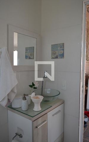 Casa à venda com 210m², 3 quartos e 6 vagasBanheiro Externo