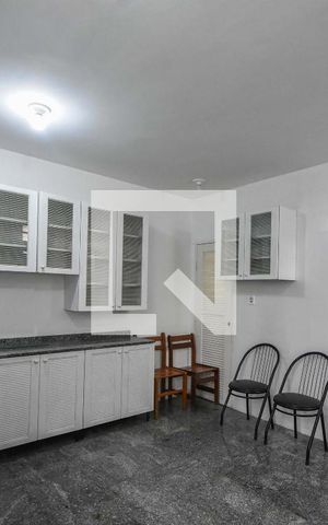 Casa para alugar com 215m², 4 quartos e 2 vagasCozinha