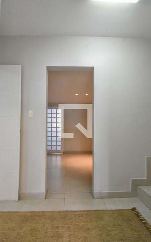 Casa para alugar com 215m², 4 quartos e 2 vagasEntrada Social
