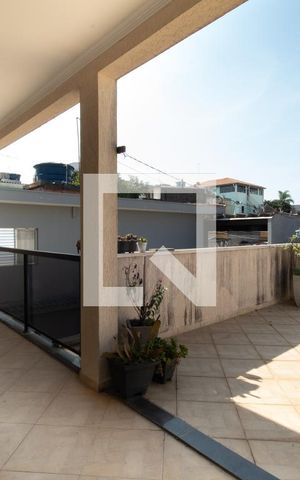 Casa para alugar com 80m², 2 quartos e 1 vaga Casa para alugar com 80m², 2 quartos e 1 vagaVaranda dos quartos