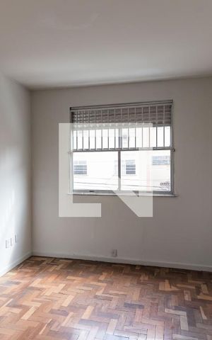 Apartamento à venda com 60m², 3 quartos e sem vaga Apartamento à venda com 60m², 3 quartos e sem vagaSala