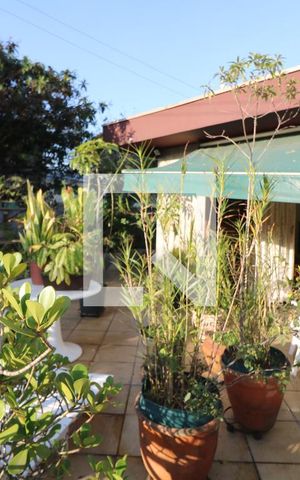Casa à venda com 250m², 3 quartos e 4 vagasVaranda quarto 2