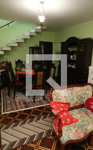 Casa à venda com 250m², 3 quartos e 4 vagasSala
